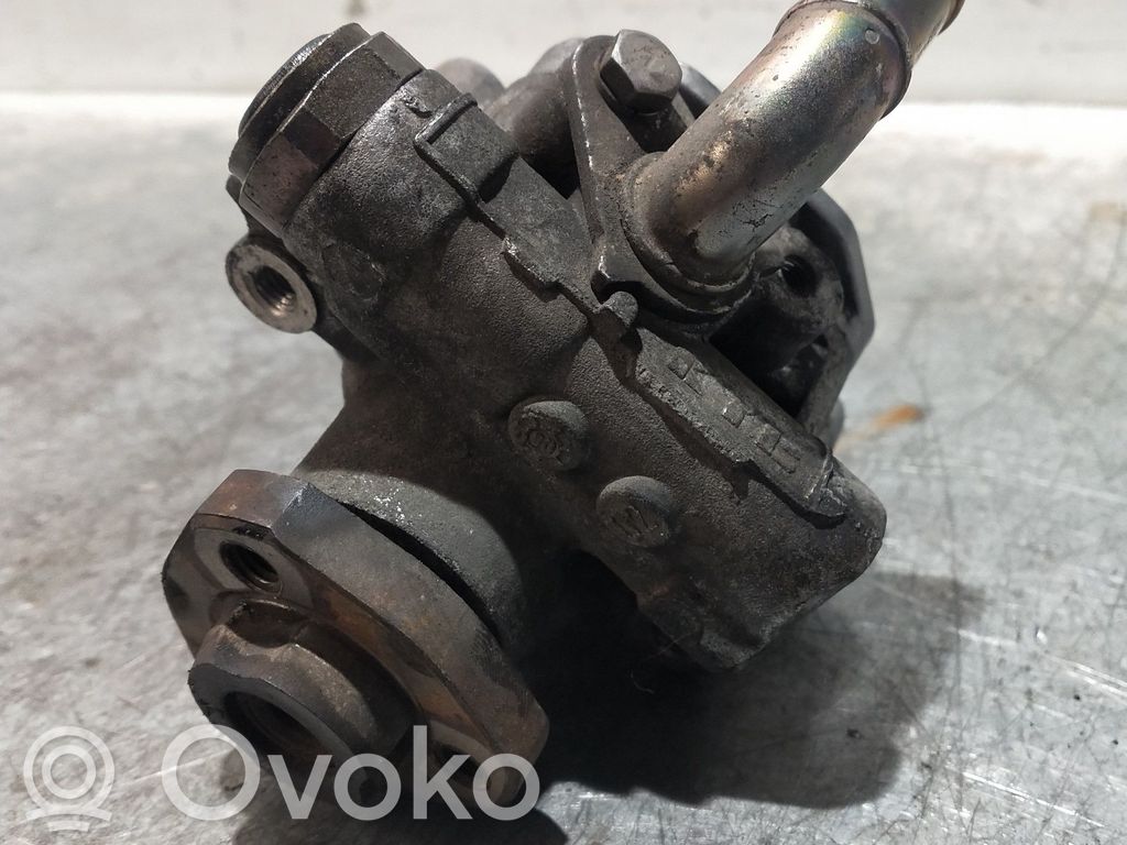 Ohjaustehostimen pumppu   1J0422154A