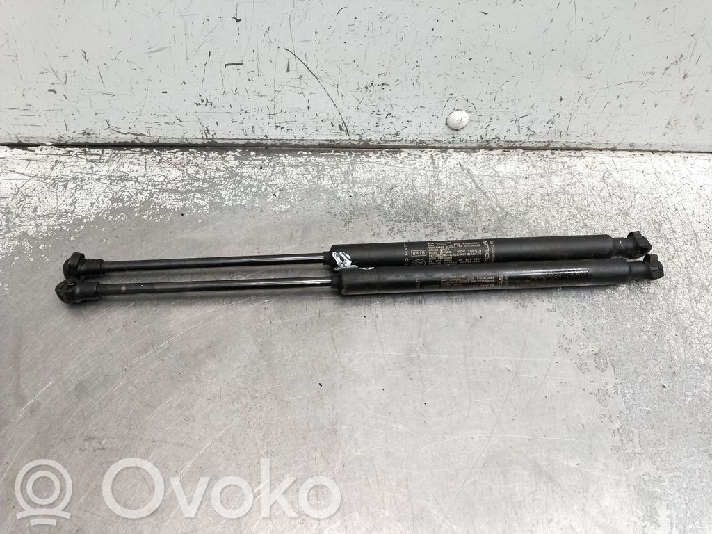 Alfa Romeo 156 Siłownik maski przedniej 