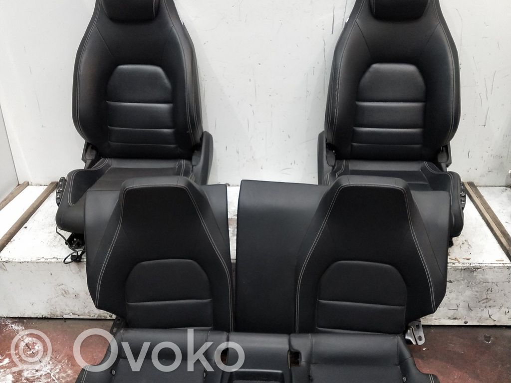 Mercedes-Benz CLK A209 C209 Комплект сидений 