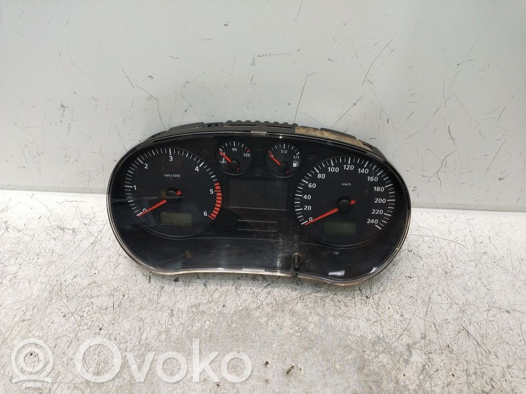Seat Toledo I (1L) Licznik / Prędkościomierz 