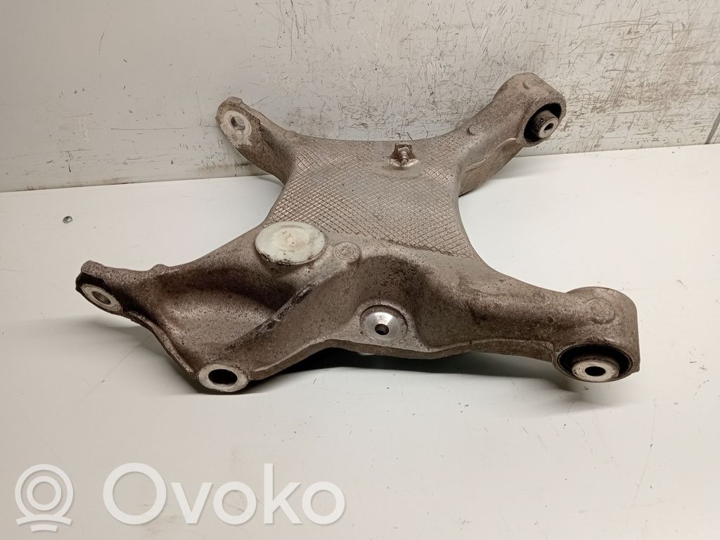 Brazo de suspensión trasero   6758715