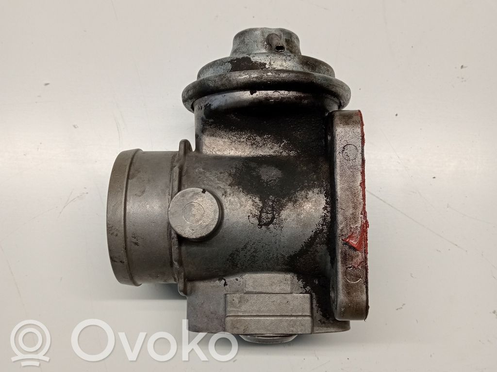 BMW 3 E30 EGR vožtuvas 