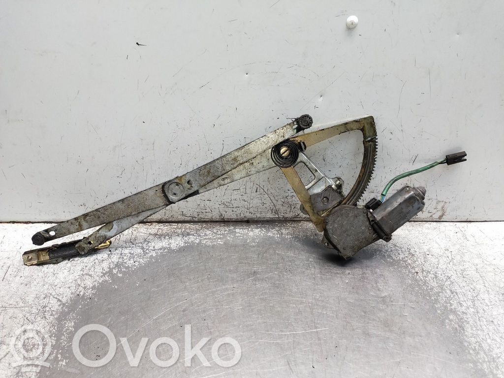 Front door manual window regulator