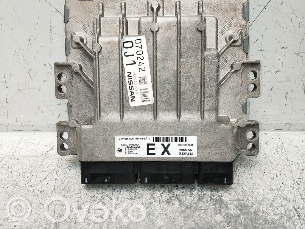 Nissan Qashqai Engine control unit/module 