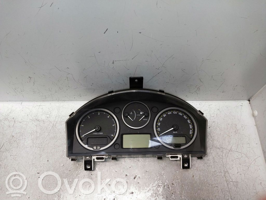 Land Rover Freelander 2 - LR2 Speedometer (instrument cluster) 