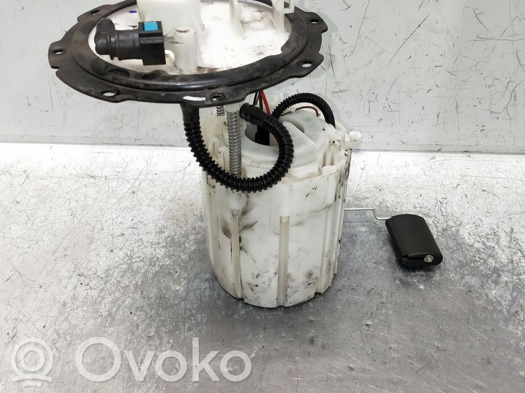 Bomba interna de combustible   31110H8200