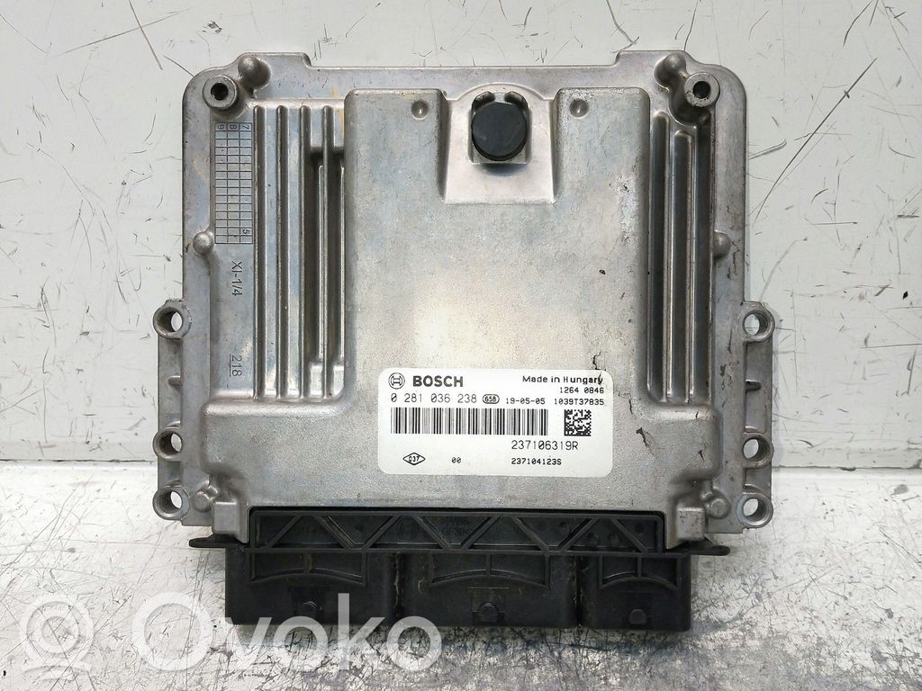 Renault Clio IV Engine control unit/module 