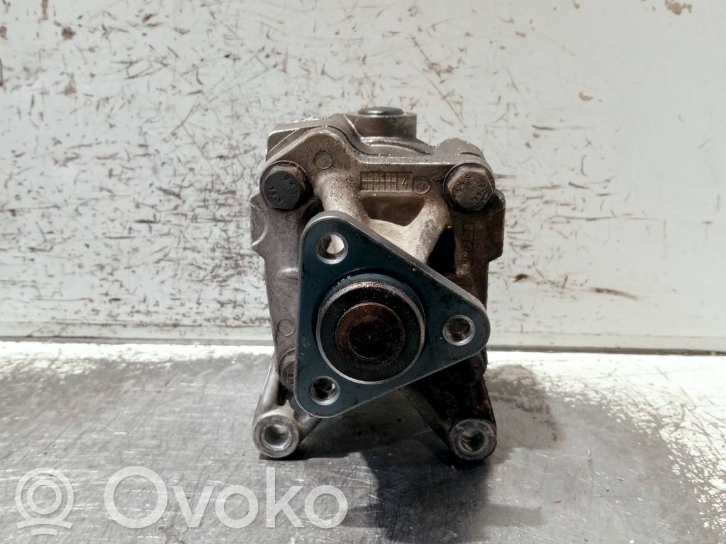 BMW 3 E30 Power steering pump 