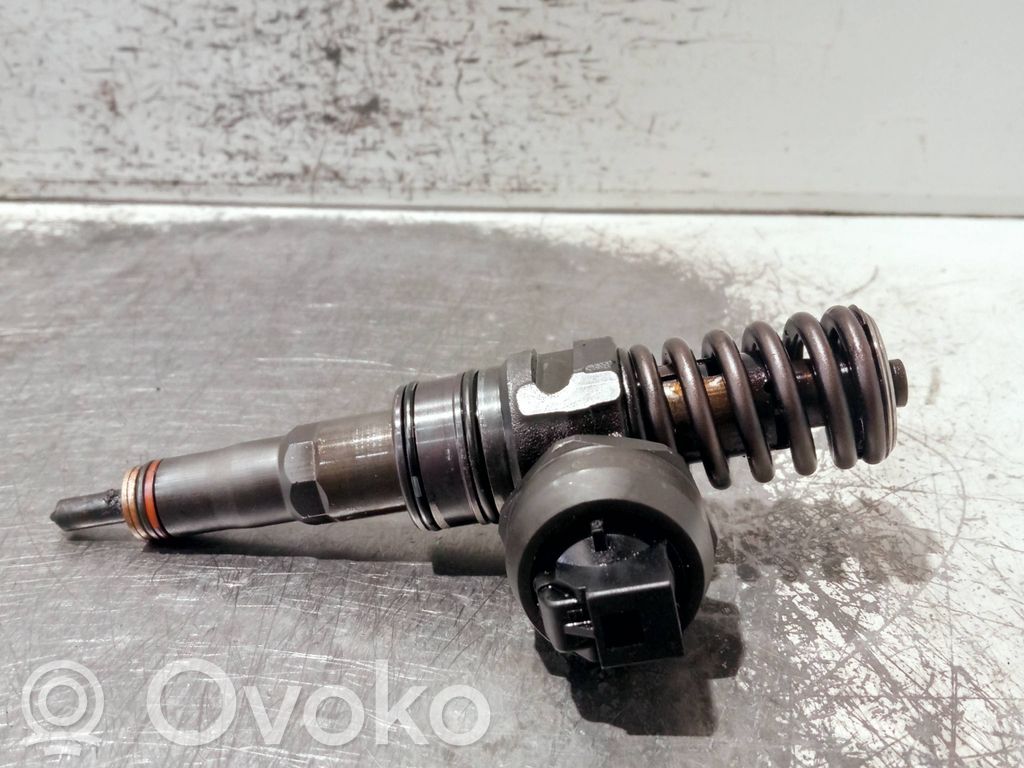 Inyector de combustible   038130073BN,0414720313,BOSCH
