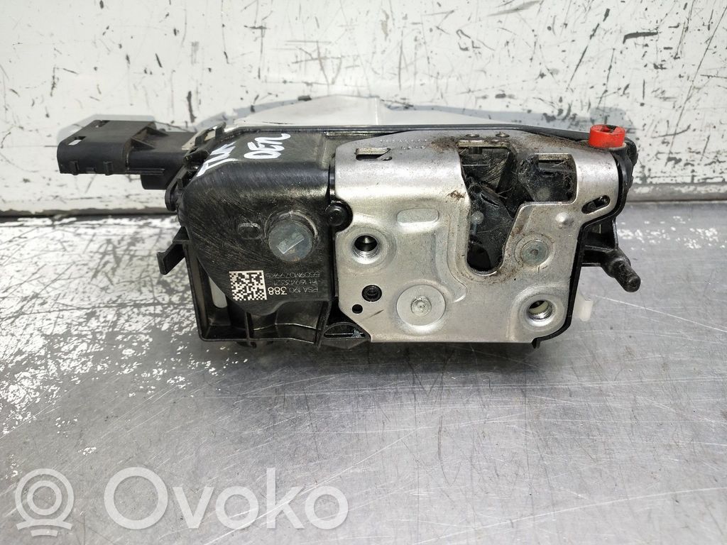 Citroen C4 SpaceTourer Takaoven lukitusmoottori 