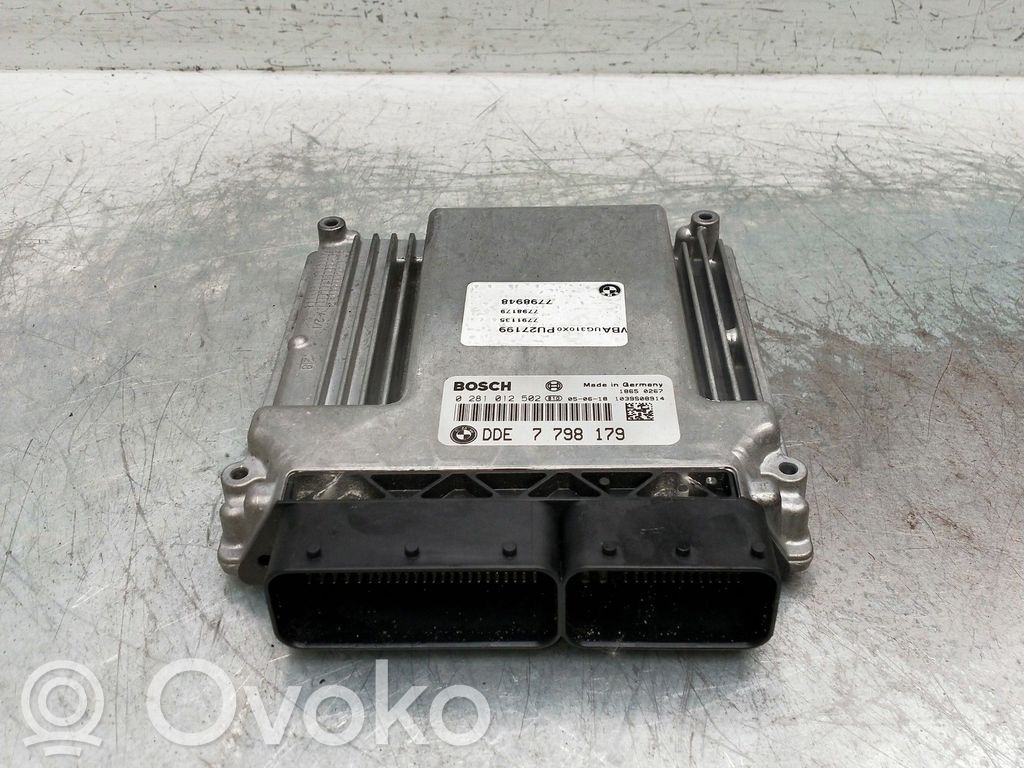 BMW 1 E81 E87 Variklio valdymo blokas 