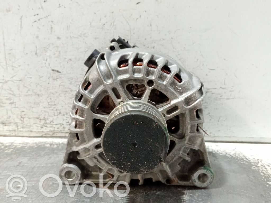 Peugeot 208 II Generatore/alternatore 