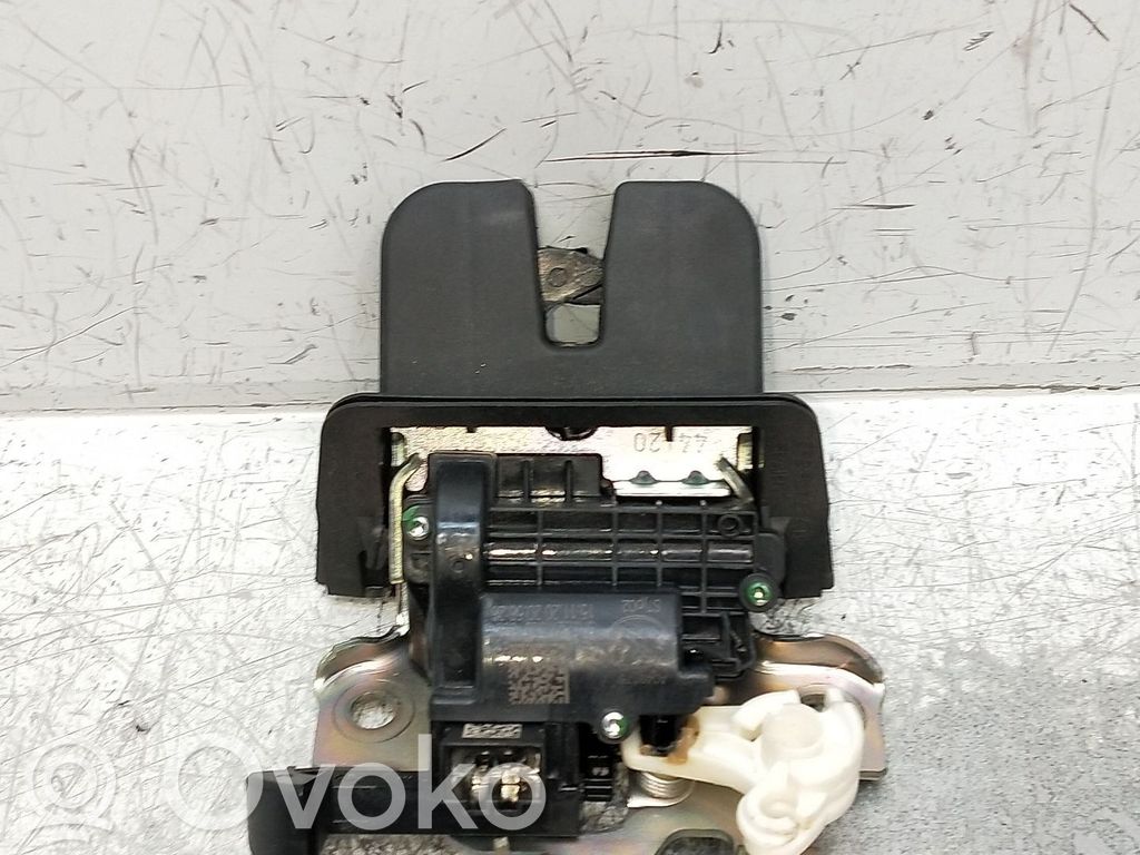 Seat Leon IV Siłownik zamka tylnej klapy bagażnika 