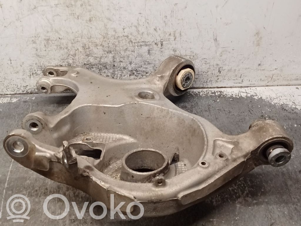 Brazo de suspensión trasero