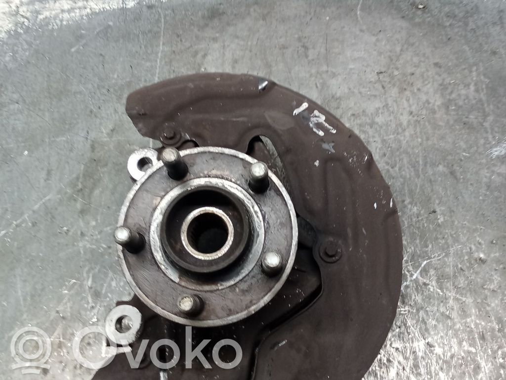 Front wheel hub spindle knuckle