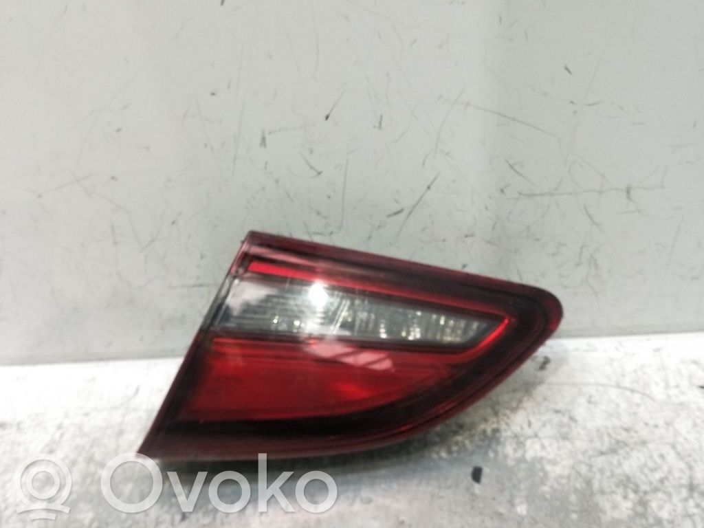 Opel Astra J Lampy tylnej klapy bagażnika 