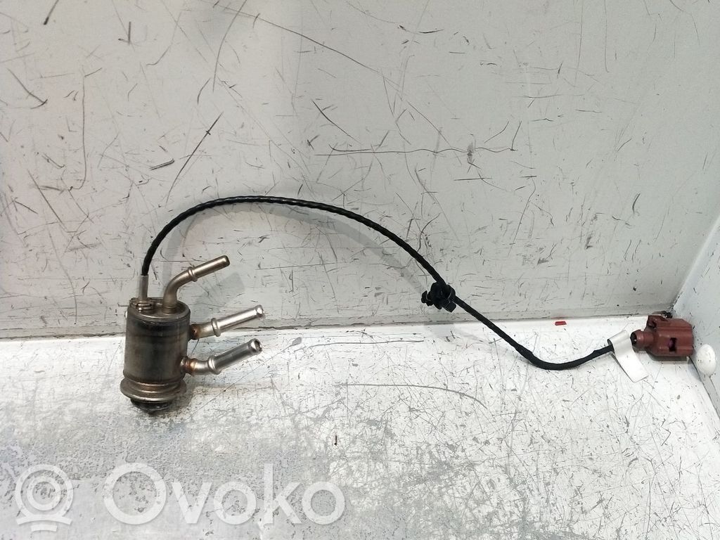 Inyector de combustible   044402514G
