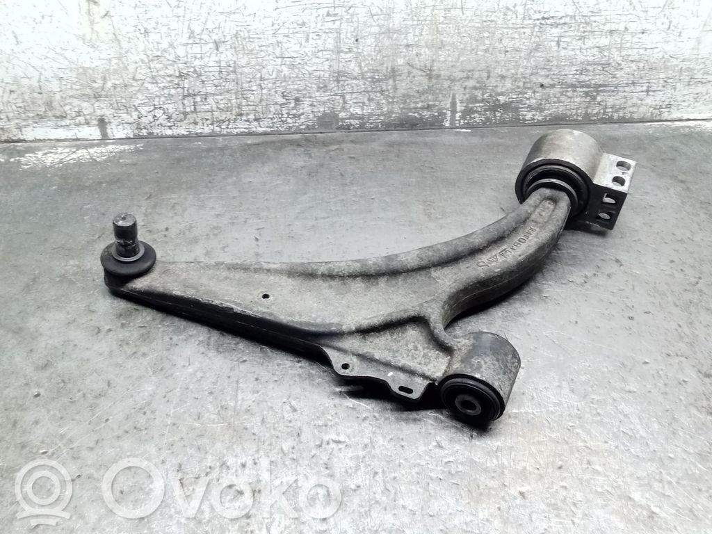 Opel Astra H Priekinė svirtis 