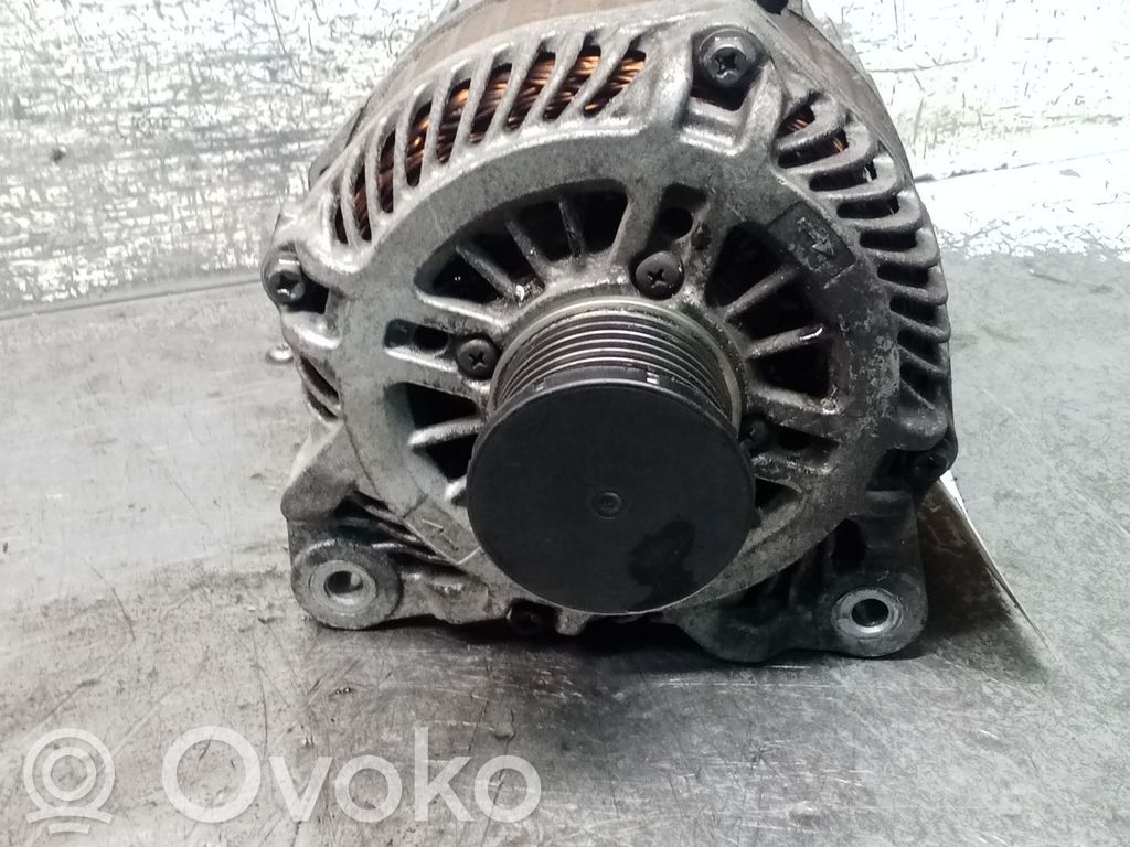 Renault Laguna III Генератор 