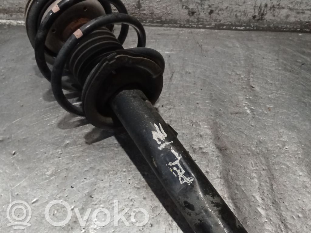 BMW 3 E46 Priekšpusē amortizators ar atsperi 