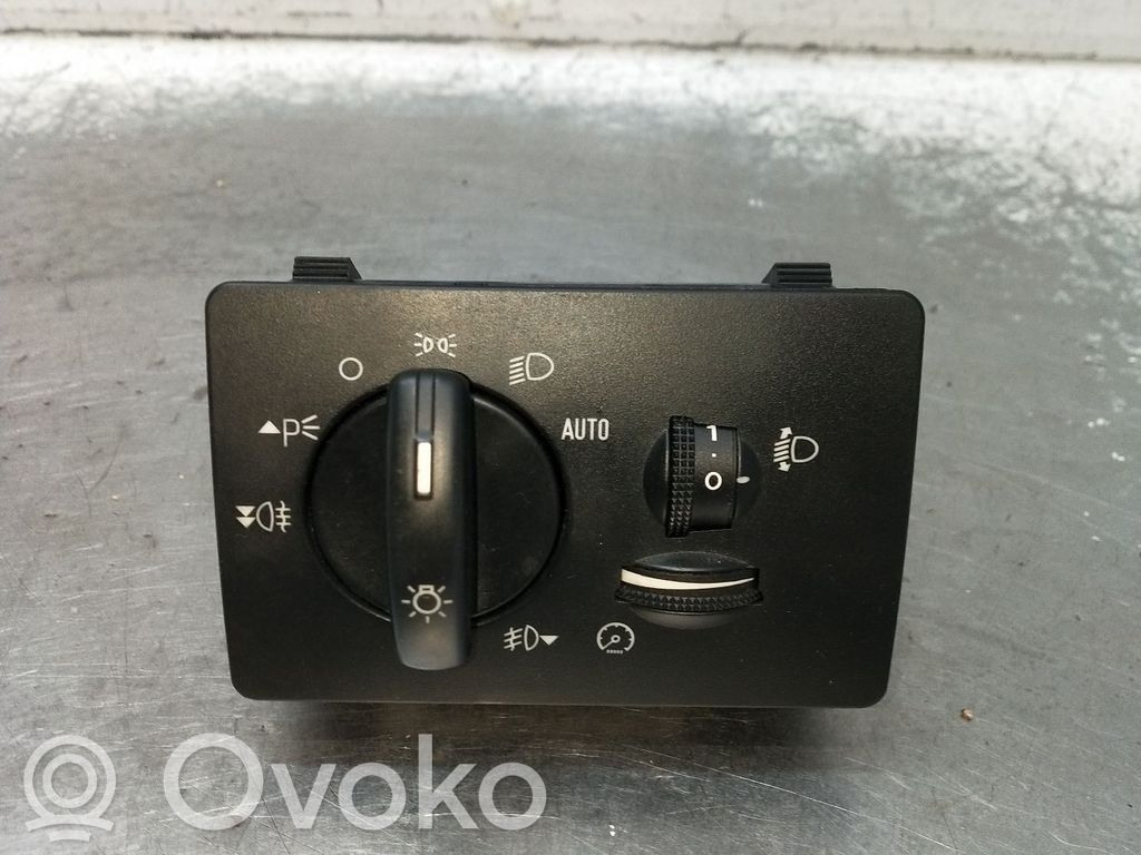 Interruptor de control del panel de luces   4M5T13A024CA,04059730050913C1