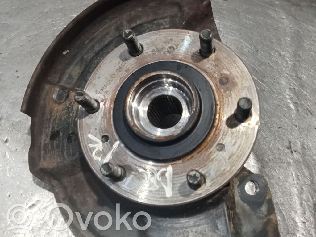 Mitsubishi L200 Priekšējā riteņa rumbas vārpstas šarnīrs (stupica, capfa) 
