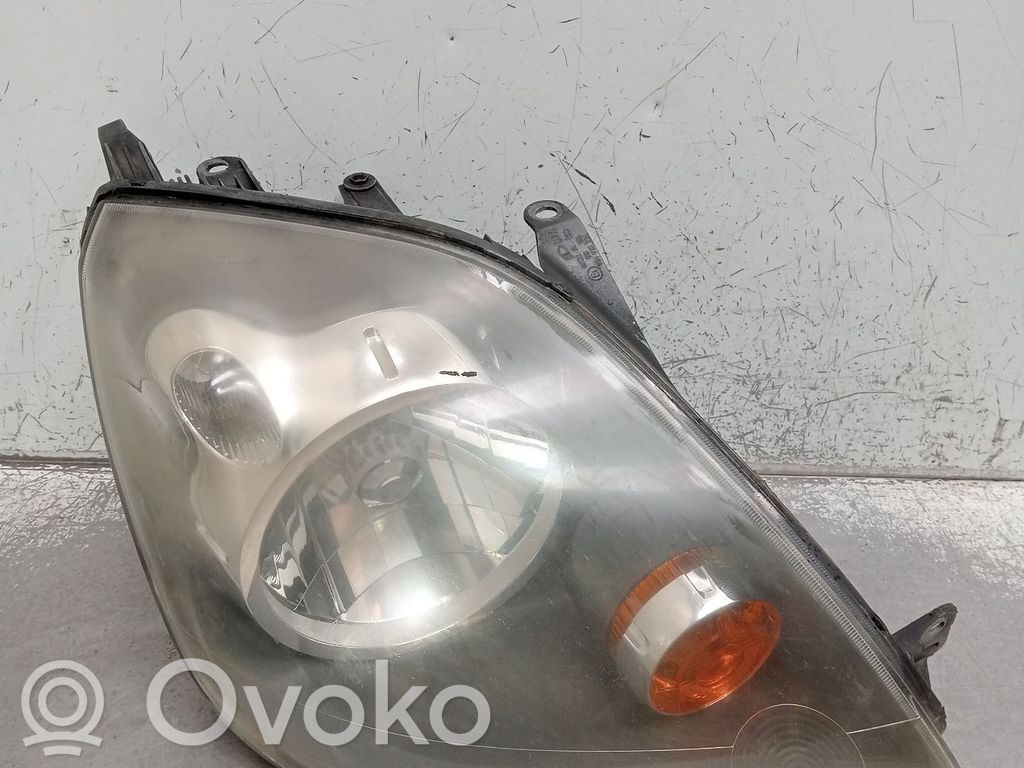Ford Fiesta Lampa przednia 