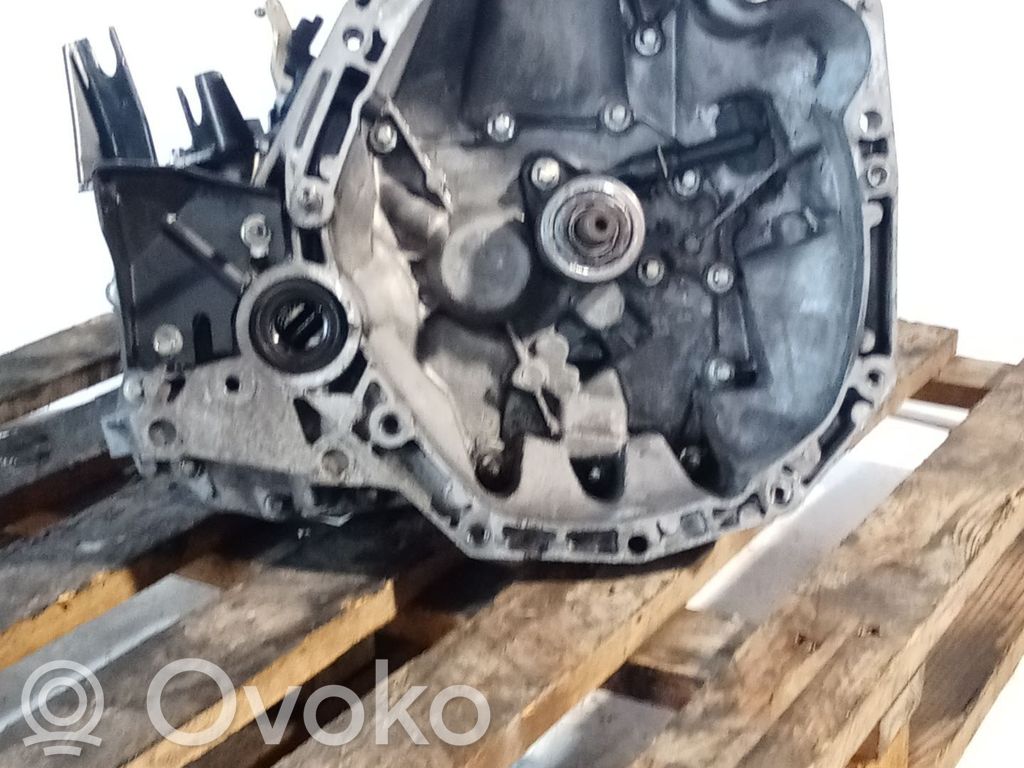 Nissan Note (E11) Manualna 5-biegowa skrzynia biegów 