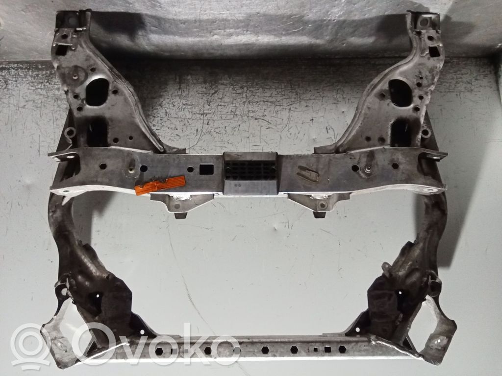 BMW 1 E81 E87 Priekinis traversas 
