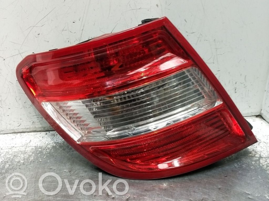 Mercedes-Benz C W204 Lampă spate în caroserie 