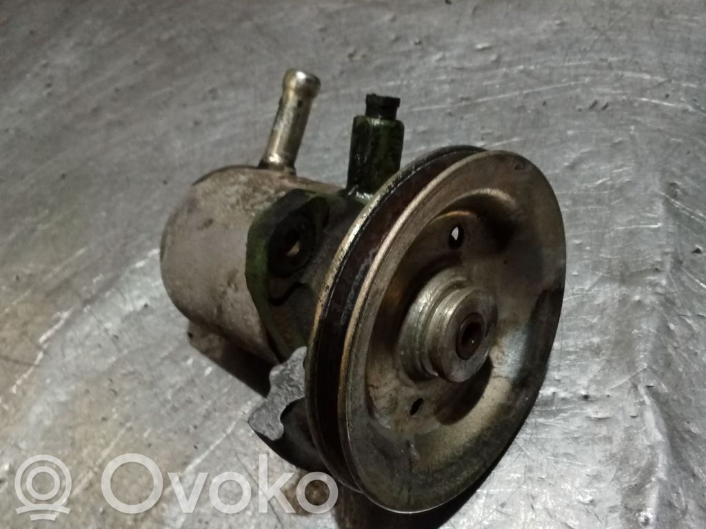 Ohjaustehostimen pumppu   14G
