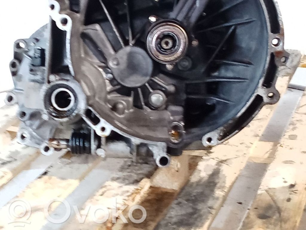 Manualna 5-biegowa skrzynia biegów   97WT7002BG,5V,S6TC10F30007049