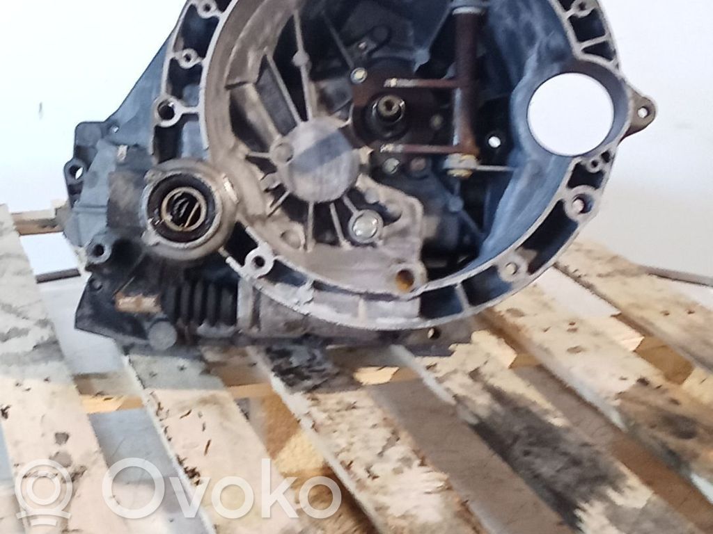 Manualna 5-biegowa skrzynia biegów   3U3R7002EA,5V,T6TC1230902001945