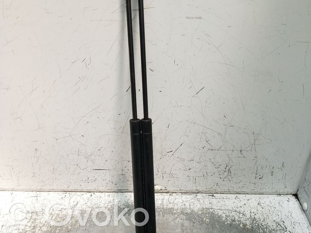 Amortyzator klapy tylnej bagażnika   ML5410