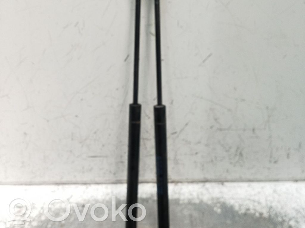 Amortiguador/puntal del maletero/compartimento de carga   97KGB406A10AA