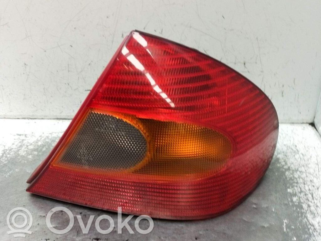 Ford Mondeo MK II Luci posteriori