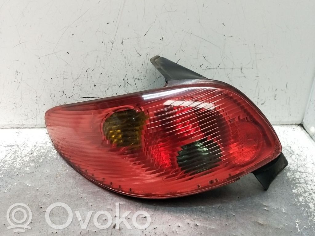Peugeot 206 Galinis žibintas kėbule 