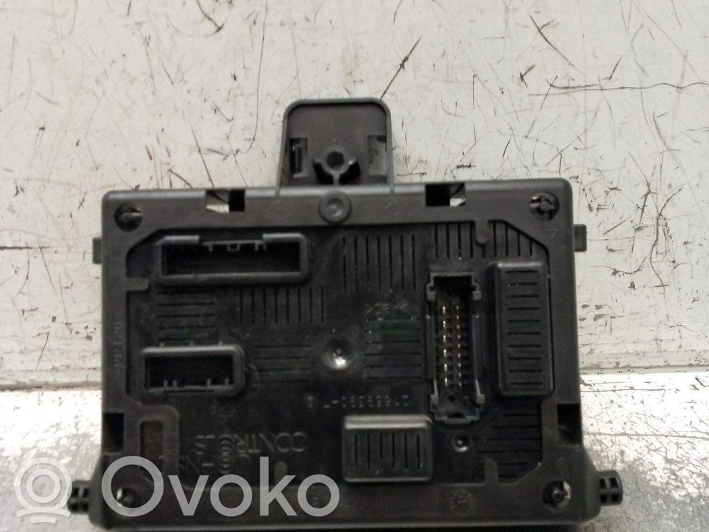 Renault Clio IV Sonstige Steuergeräte / Module 