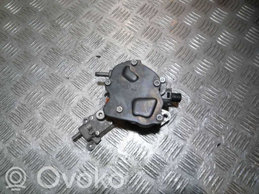 Audi A4 S4 B5 8D Pompa podciśnienia / Vacum 