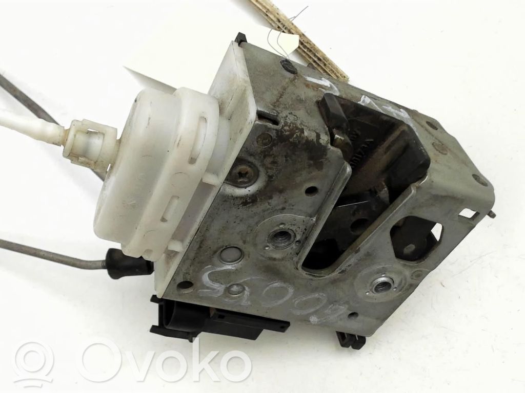 Audi A4 S4 B5 8D Etuoven lukko 