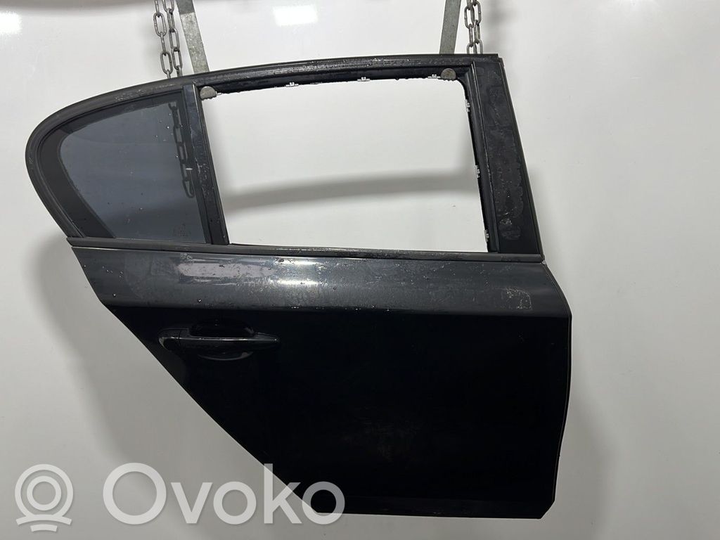 Rear door   41525A2A384