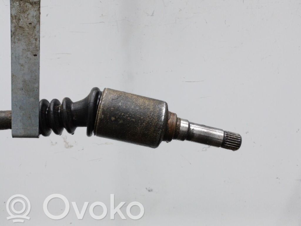 Priekšējā pusass   3273C8