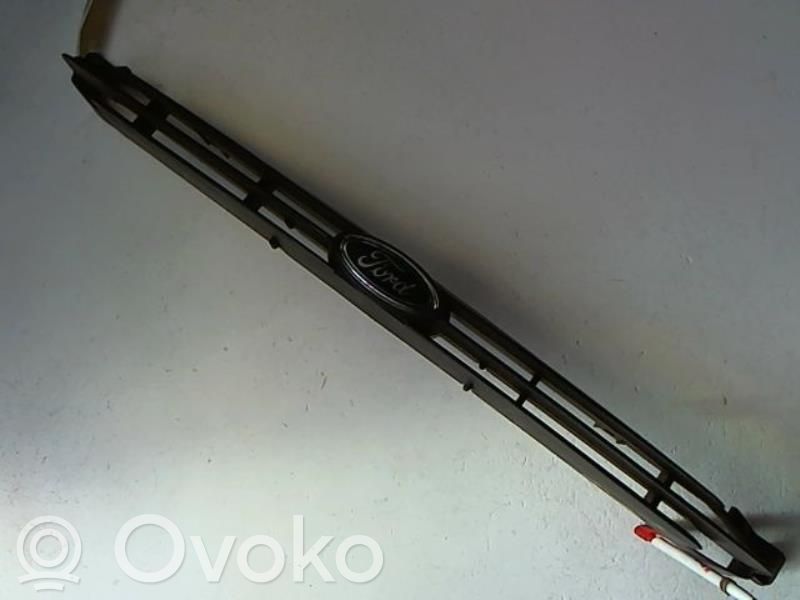 Front grill   1015818,95AB8200AB