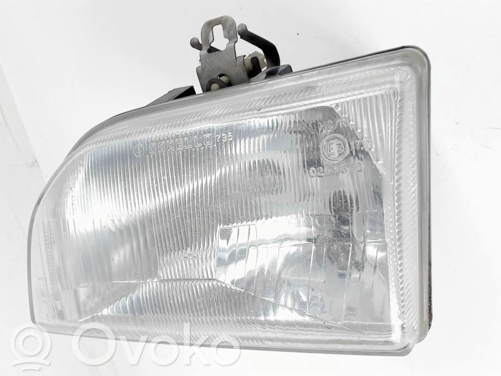 Ford Fiesta Headlight/headlamp 