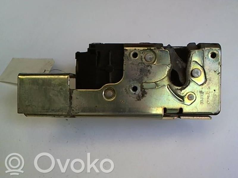 Ford Transit Priekšpusē slēdzene 