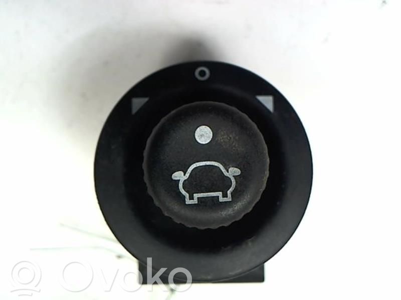 Wing mirror switch   96BG17B676BB
