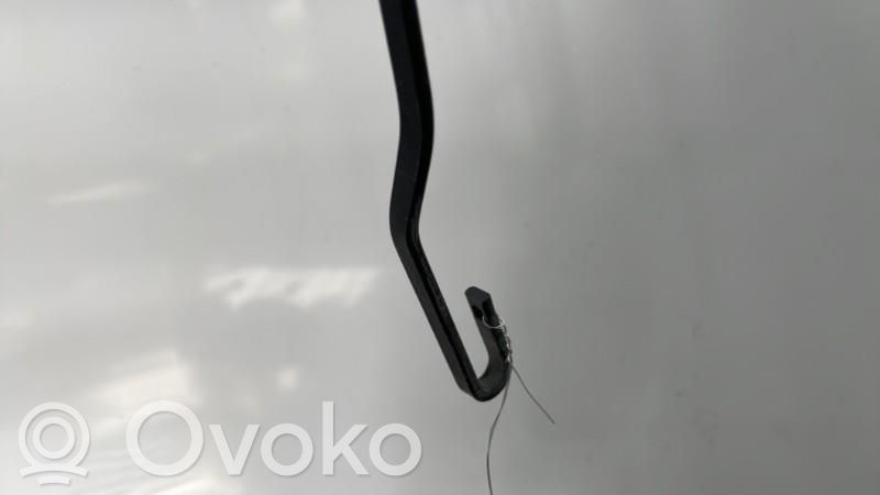 Front wiper blade arm