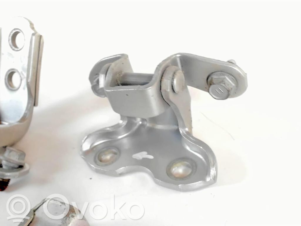 Lexus RX 330 - 350 - 400H Rear door upper hinge 