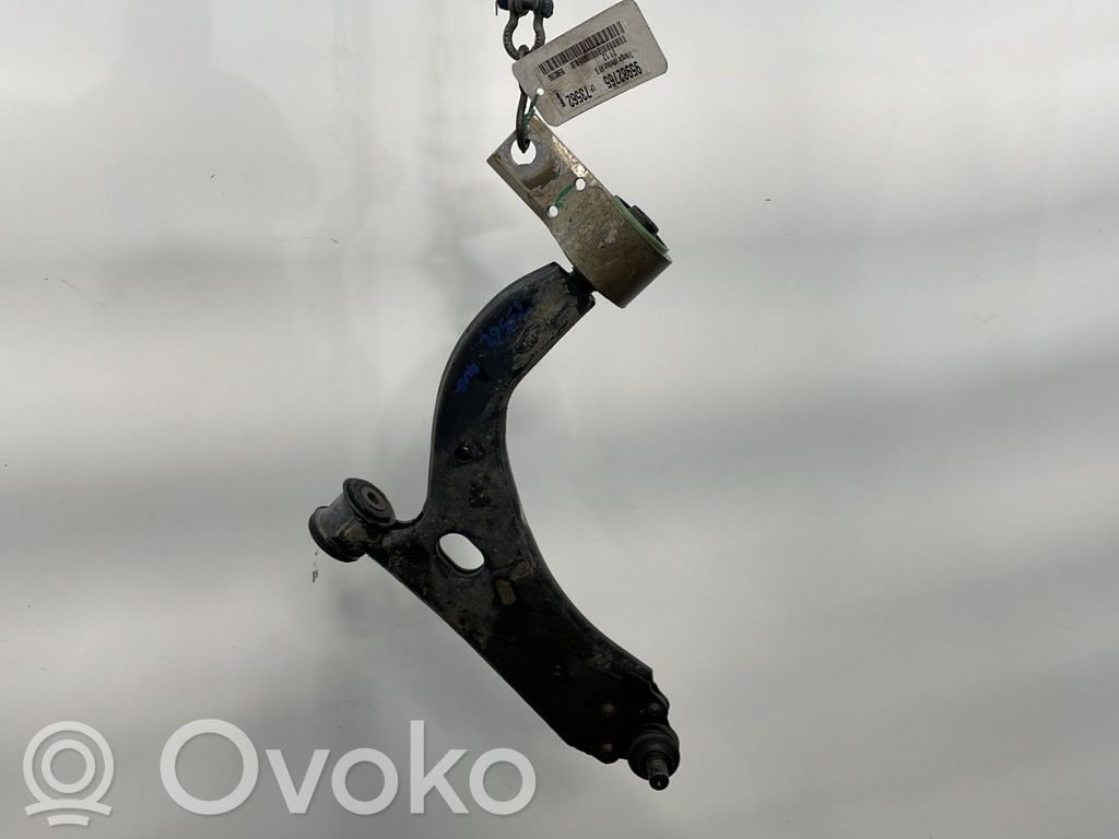Mazda 2 Priekinė šakė 