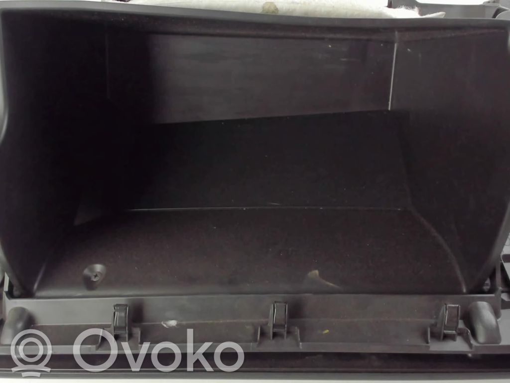 Mazda 6 Daiktadėžės (bordačioko) komplektas 